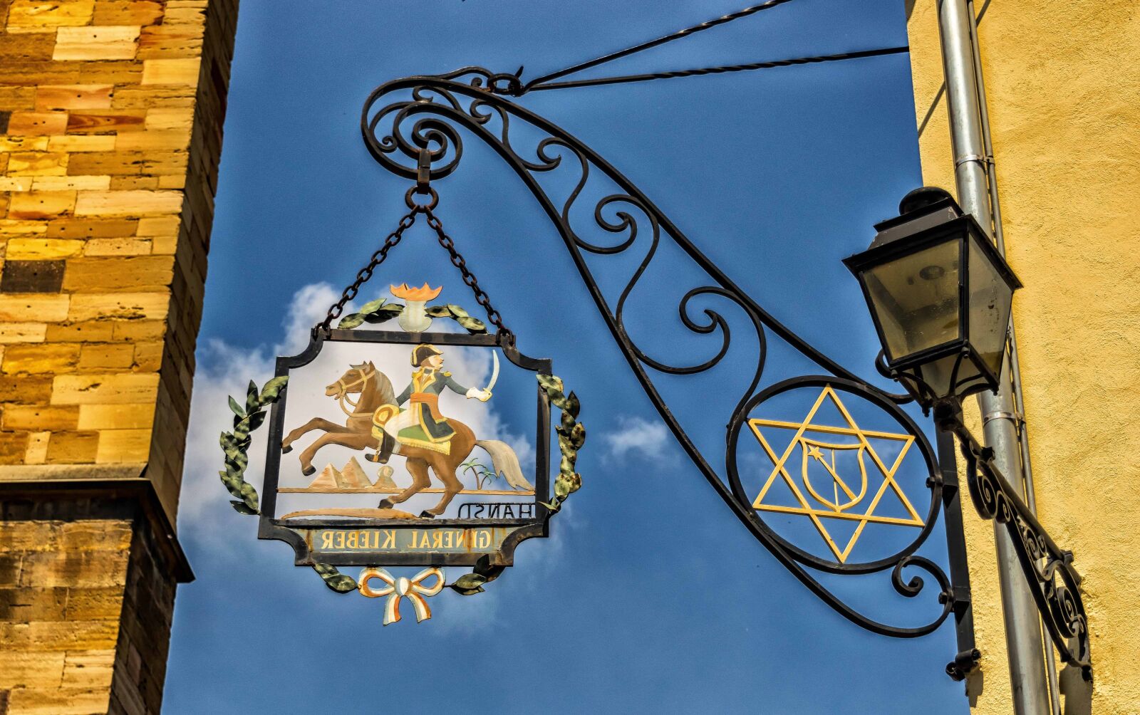 Nikon D3300 sample photo. Street lamp, metal, chain photography