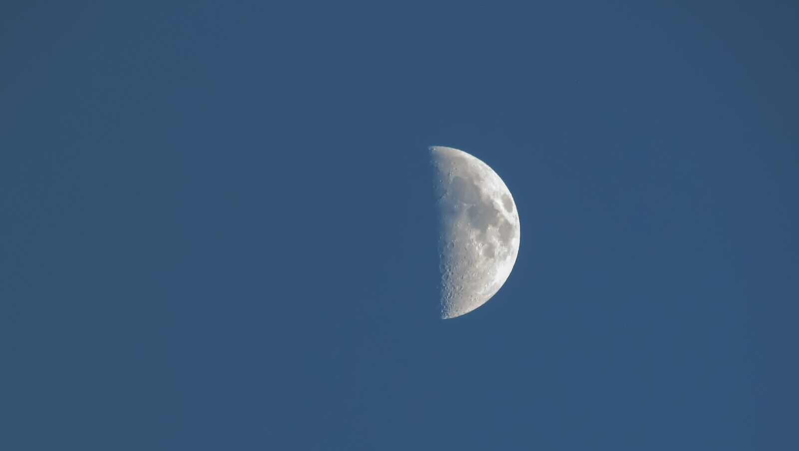 Canon PowerShot SX400 IS sample photo. Moon, satellite, sky photography
