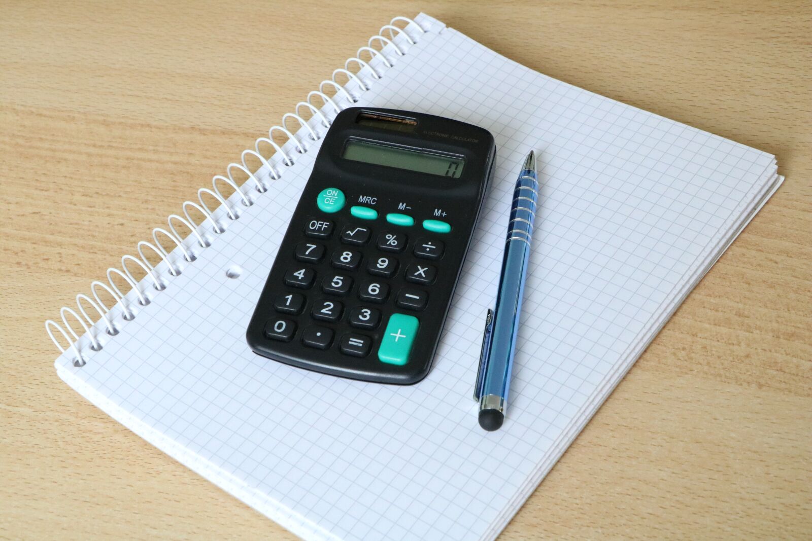 Canon EOS 760D (EOS Rebel T6s / EOS 8000D) sample photo. Calculator, block, pen photography
