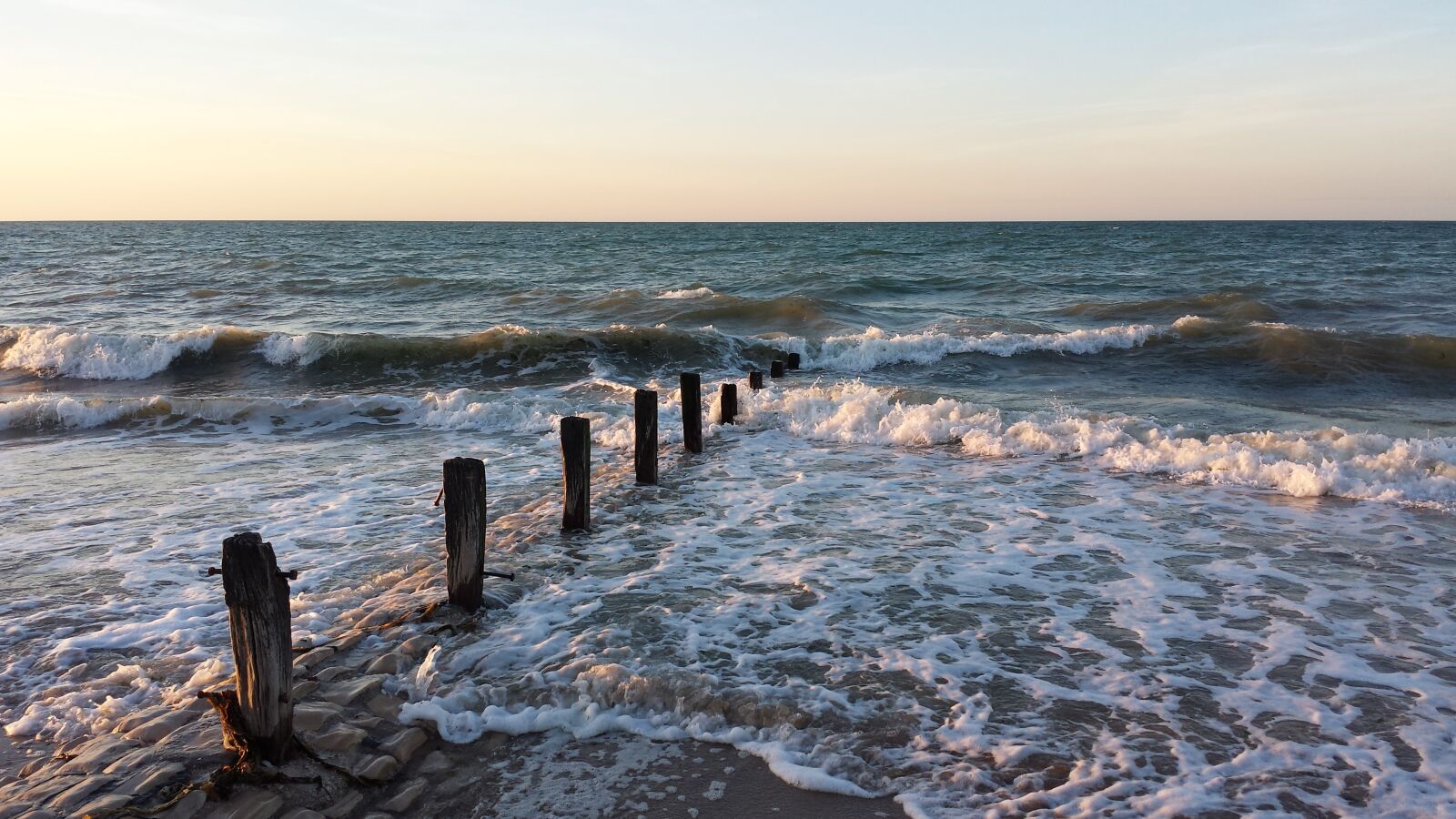 Samsung Galaxy S4 sample photo. Sea, beach, waves photography