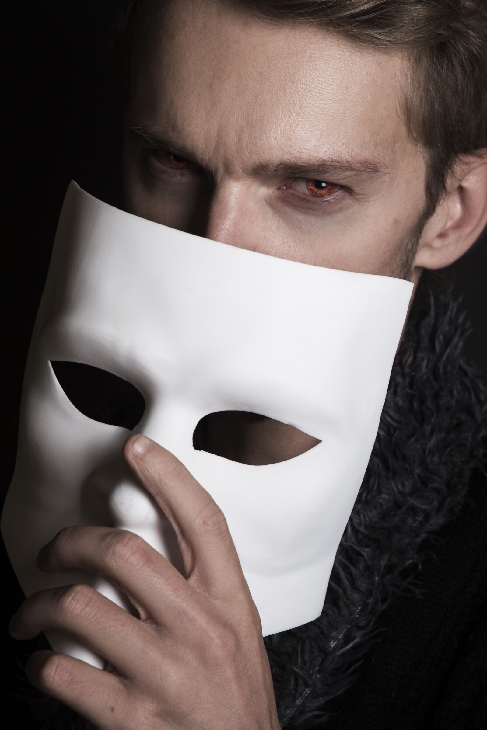 Canon EOS 6D + Canon EF 24-105mm F3.5-5.6 IS STM sample photo. Vampire, mask, man photography