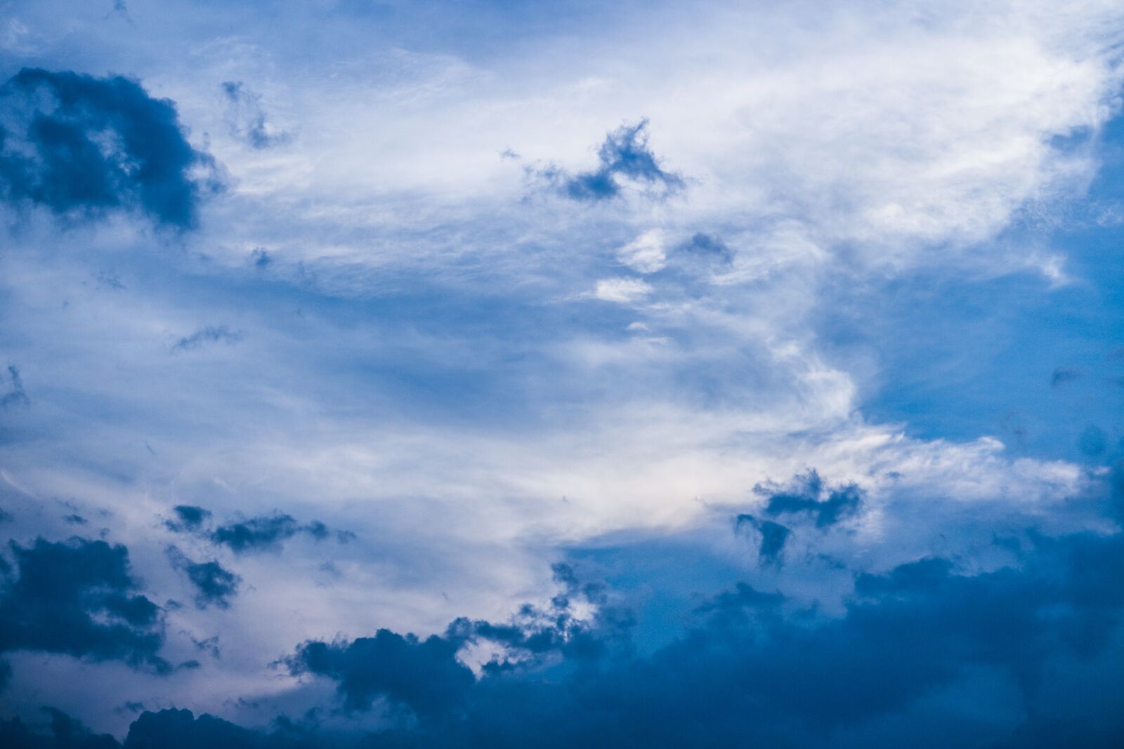 Canon EOS 750D (EOS Rebel T6i / EOS Kiss X8i) sample photo. Sky, blue, landscape photography