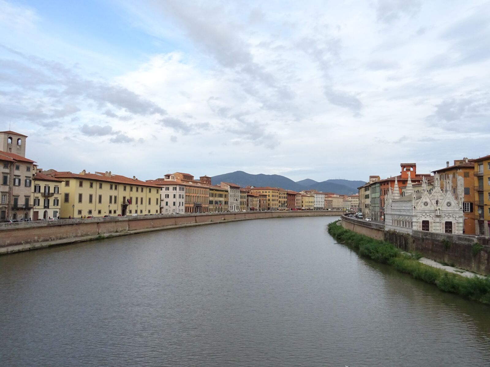 Sony DSC-HX60 sample photo. Pisa, river, italy photography