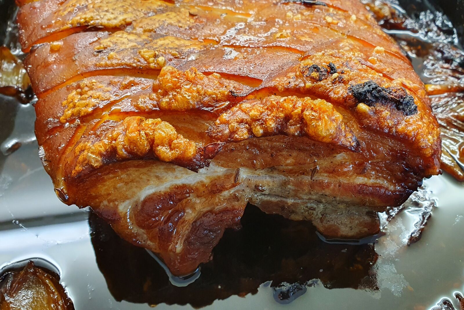 Samsung Galaxy S10+ sample photo. Crust roast, roast pork photography