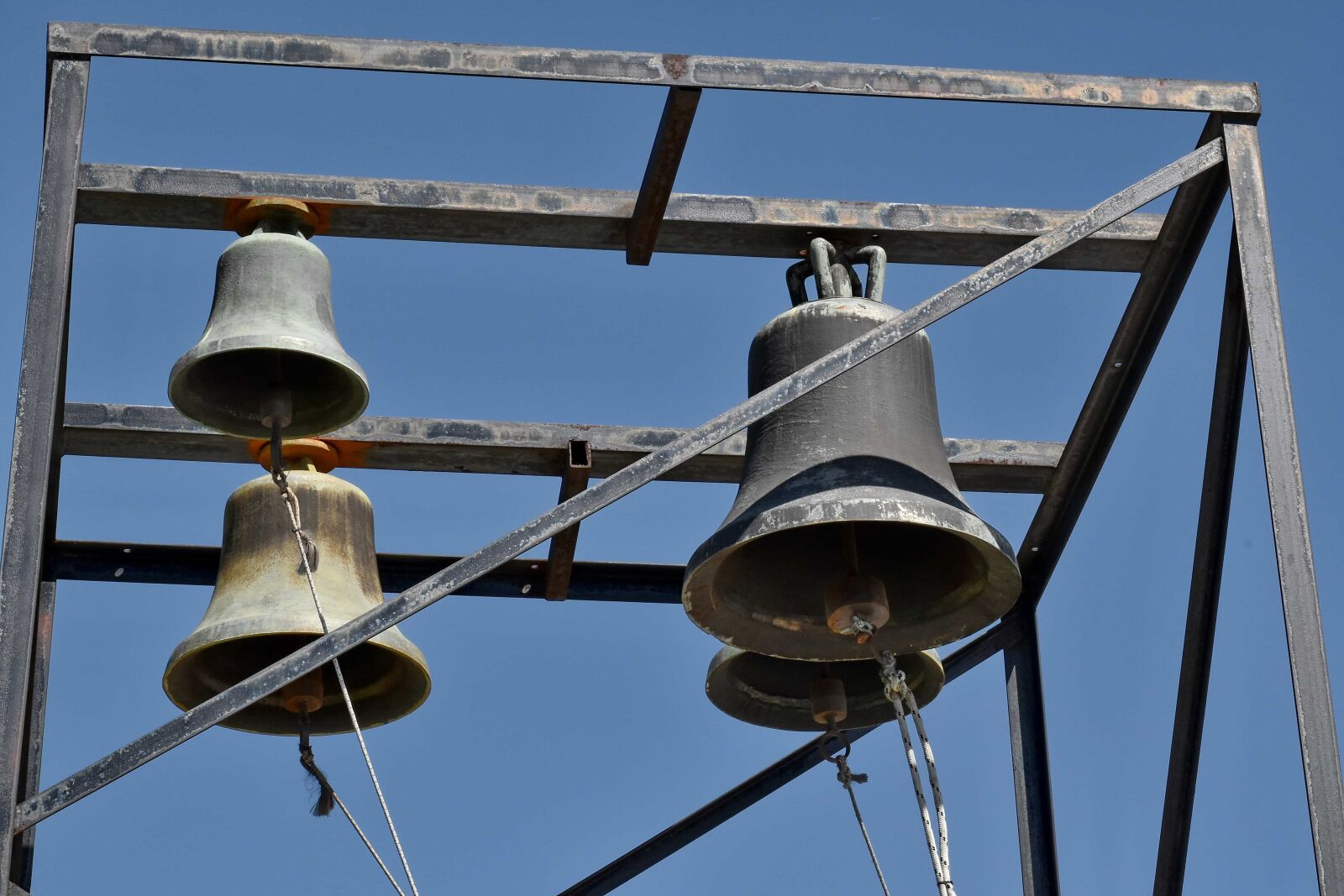 Nikon D5500 sample photo. Bell, blue sky, cast photography
