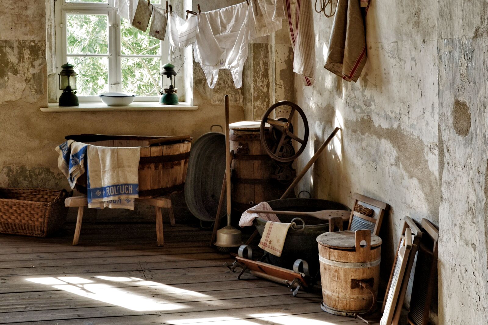 Nikon D5100 sample photo. Washroom, vat, deficiency photography