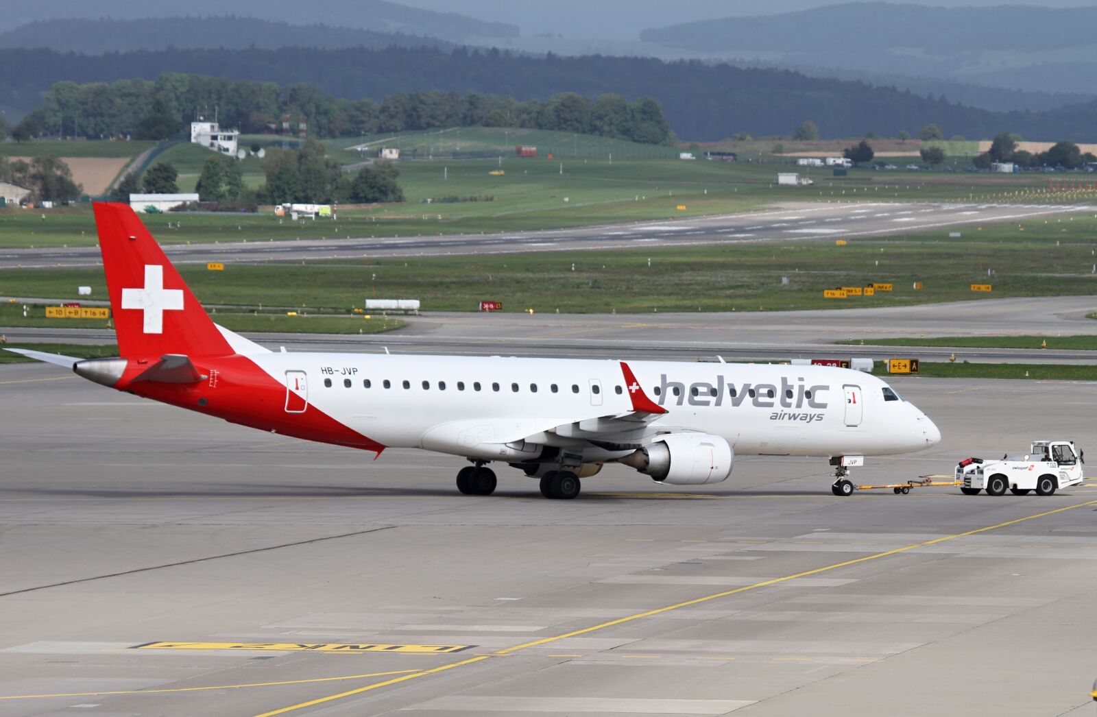 Canon EOS 7D sample photo. Aircraft, landing, airport photography