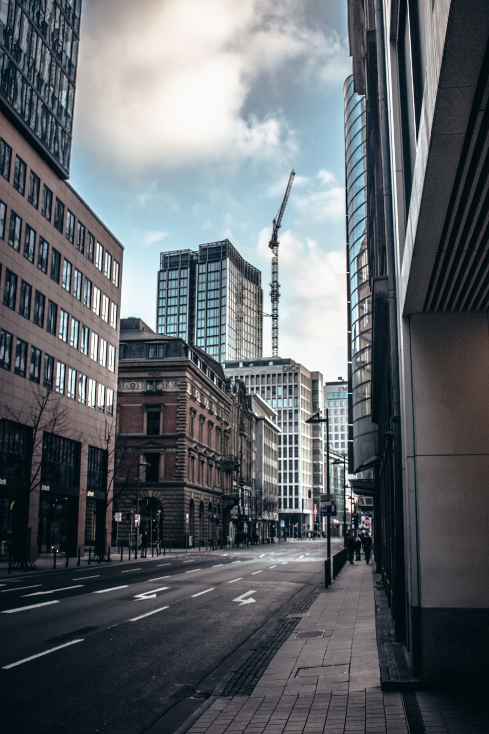 Canon EOS 70D sample photo. Road, big city, architecture photography