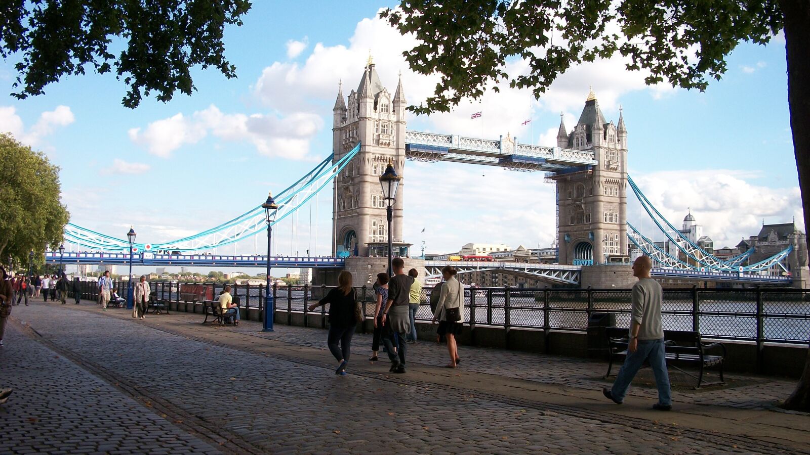Kodak EASYSHARE M340 DIGITAL CAMERA sample photo. England, london, tower bridge photography