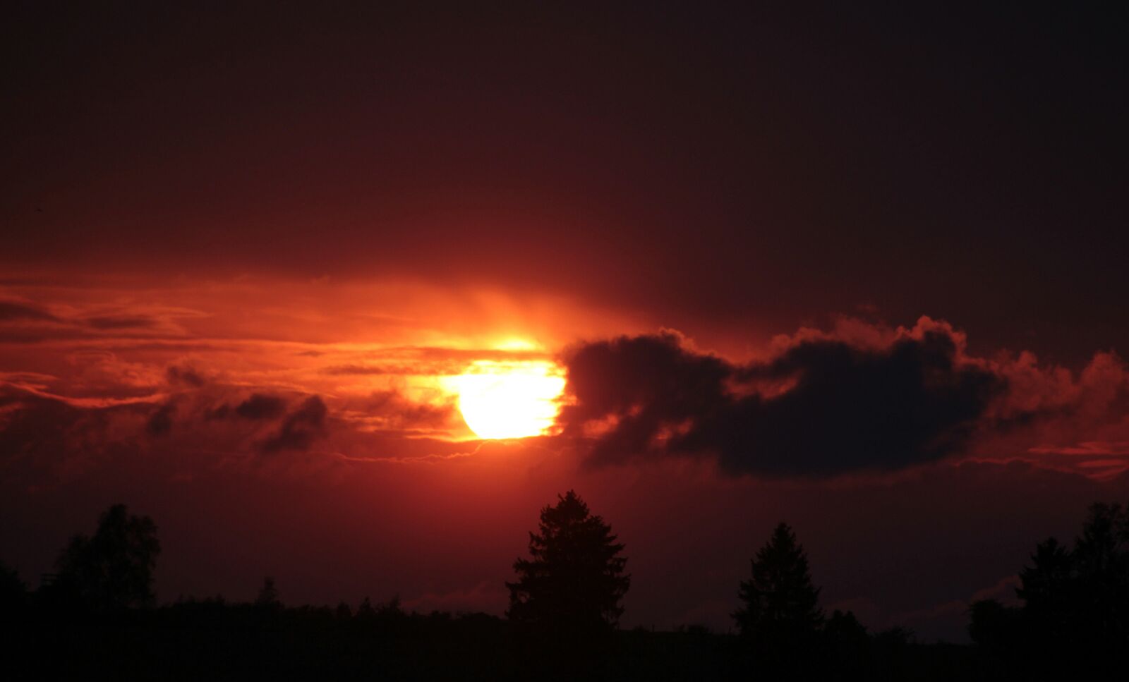 Canon EOS 650D (EOS Rebel T4i / EOS Kiss X6i) sample photo. Sunset, sun, abendstimmung photography