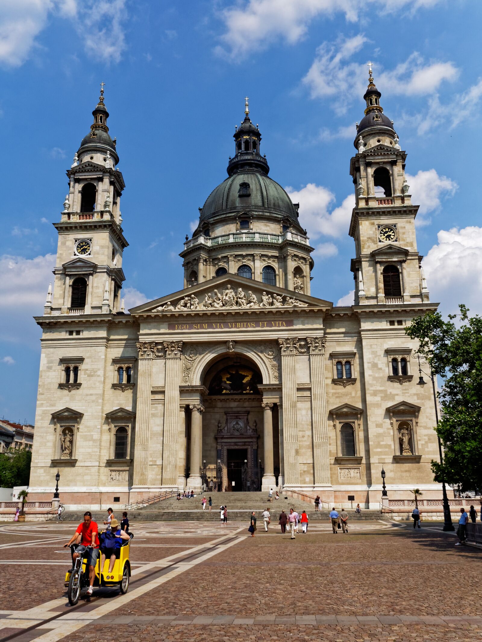 Nikon D90 sample photo. Kirch, budapest, hungary photography