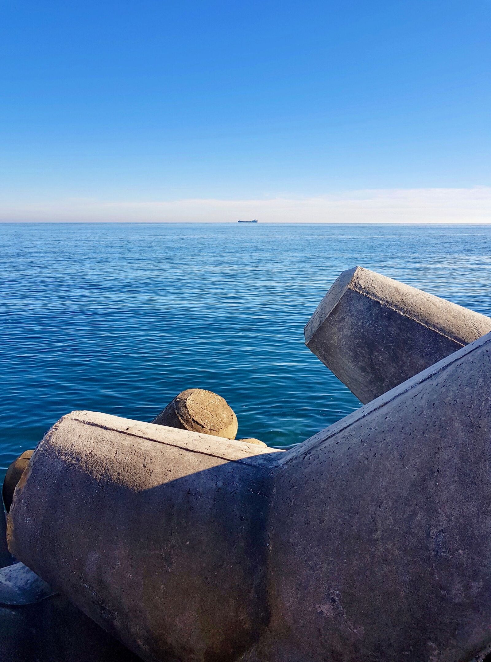 Samsung Galaxy S8+ sample photo. Sea, outdoors, ship photography