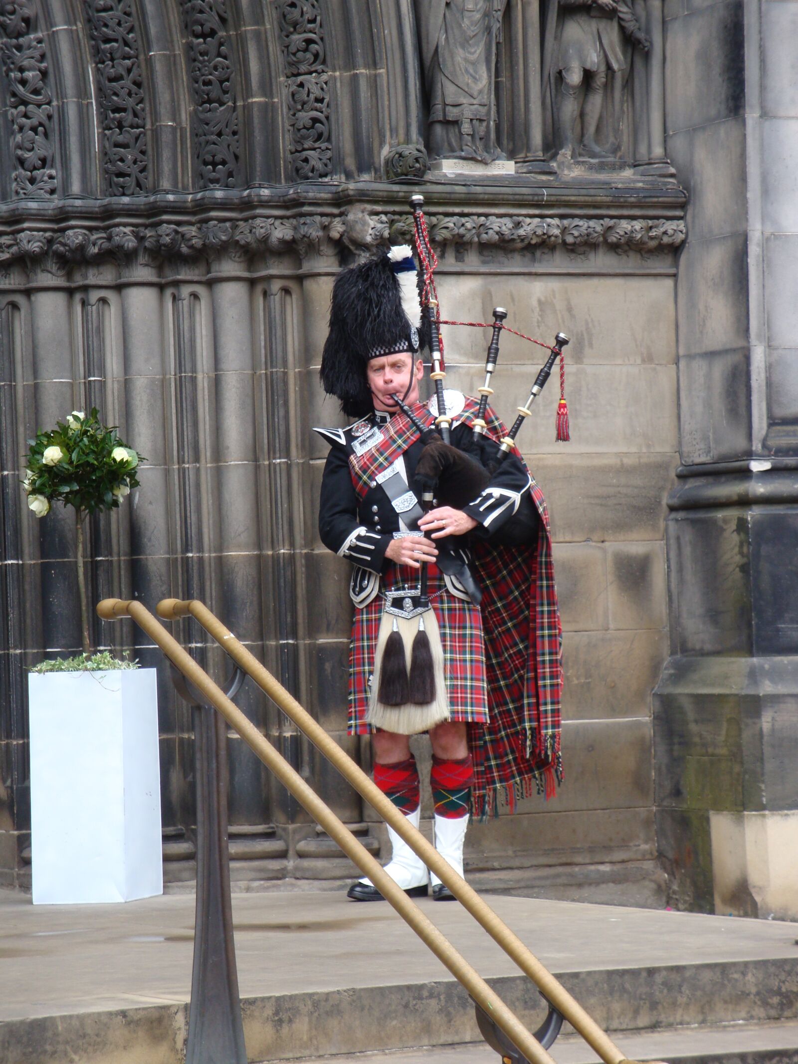 Sony Cyber-shot DSC-W170 sample photo. Piper, scotland, bagpipes photography