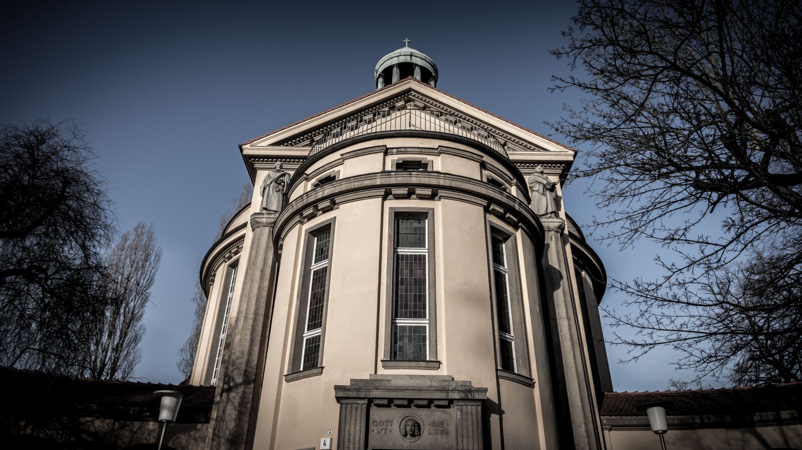 Sony Alpha a5000 (ILCE 5000) sample photo. Architecture, old, building photography
