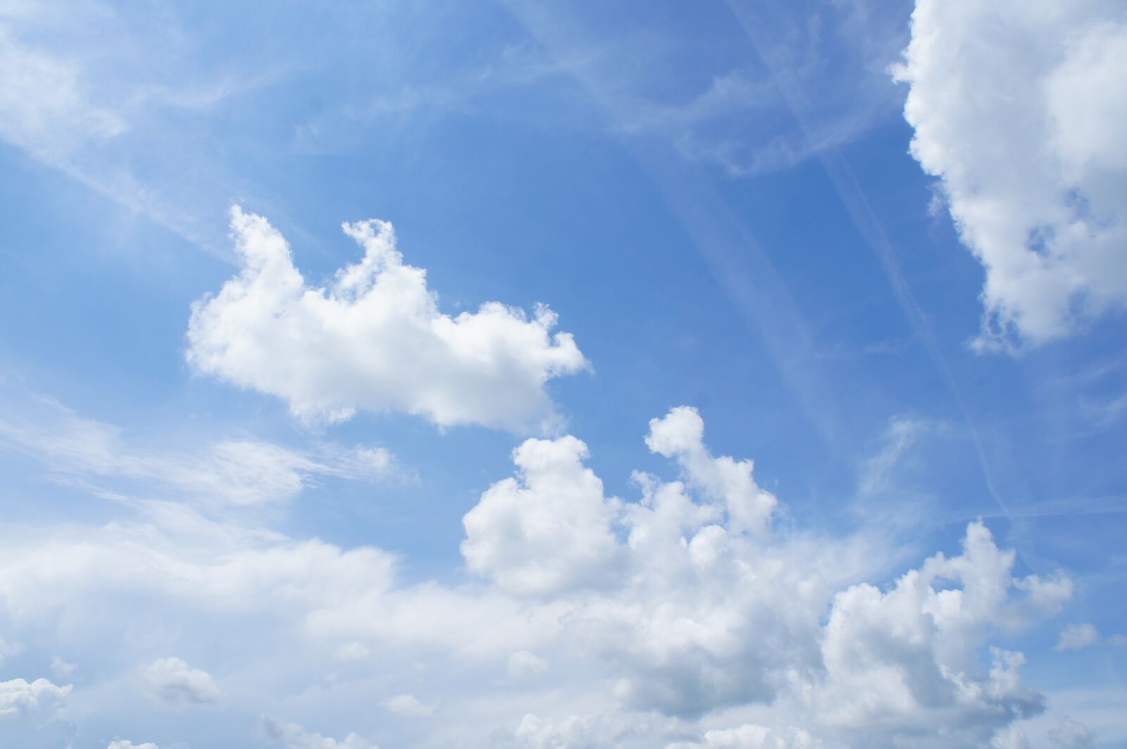 Sony Alpha NEX-C3 + Sony E 18-55mm F3.5-5.6 OSS sample photo. The sky, clouds, sky photography