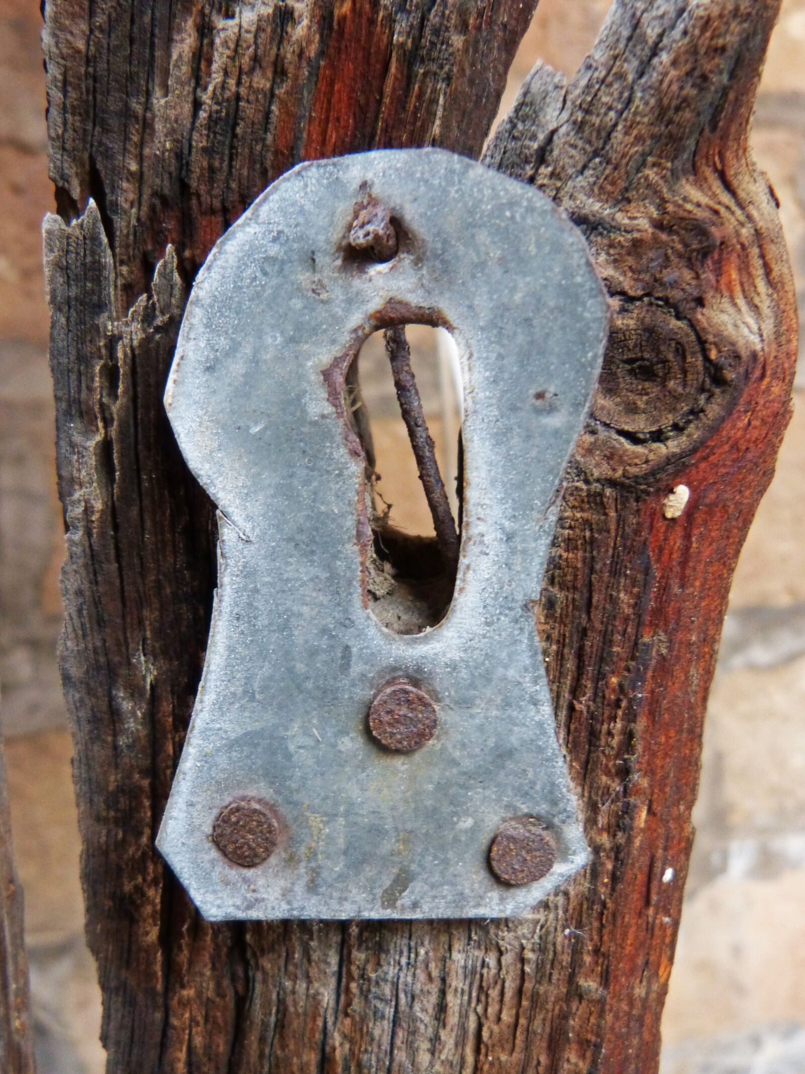 Panasonic DMC-FZ62 sample photo. Lock, bolt, door photography