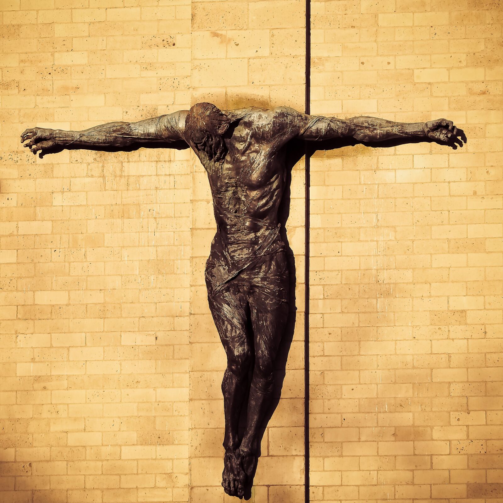 Olympus OM-D E-M10 sample photo. Church, jesus, cross photography
