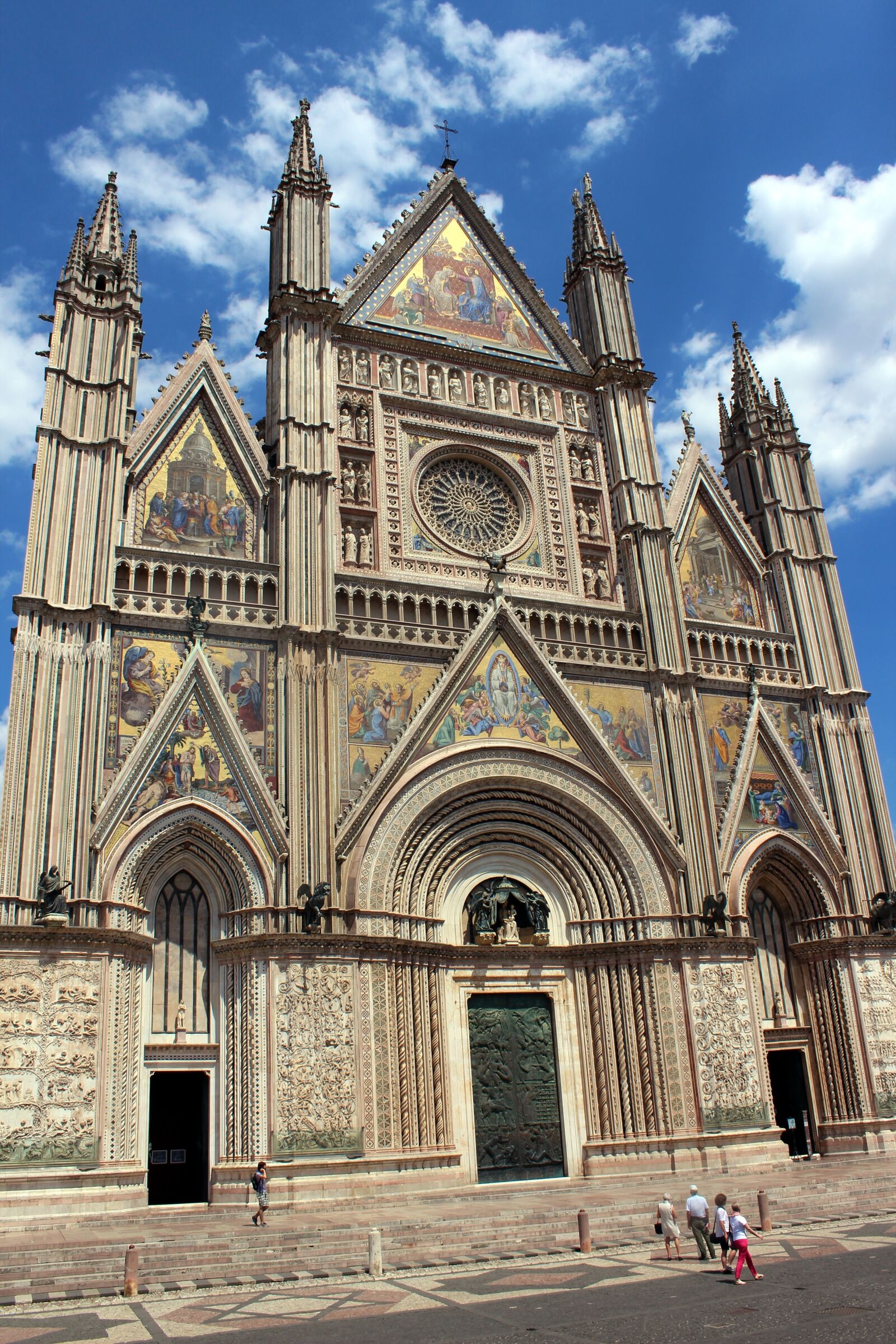 Canon EOS 1200D (EOS Rebel T5 / EOS Kiss X70 / EOS Hi) sample photo. Umbria, orvieto, duomo photography