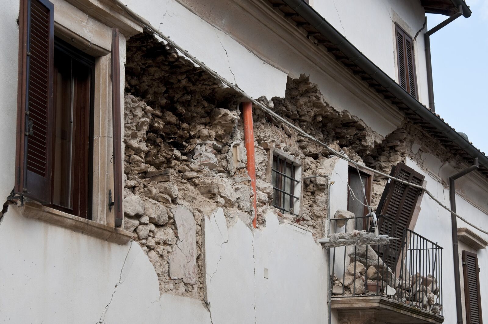 Nikon D300 sample photo. Earthquake, rubble, collapse photography