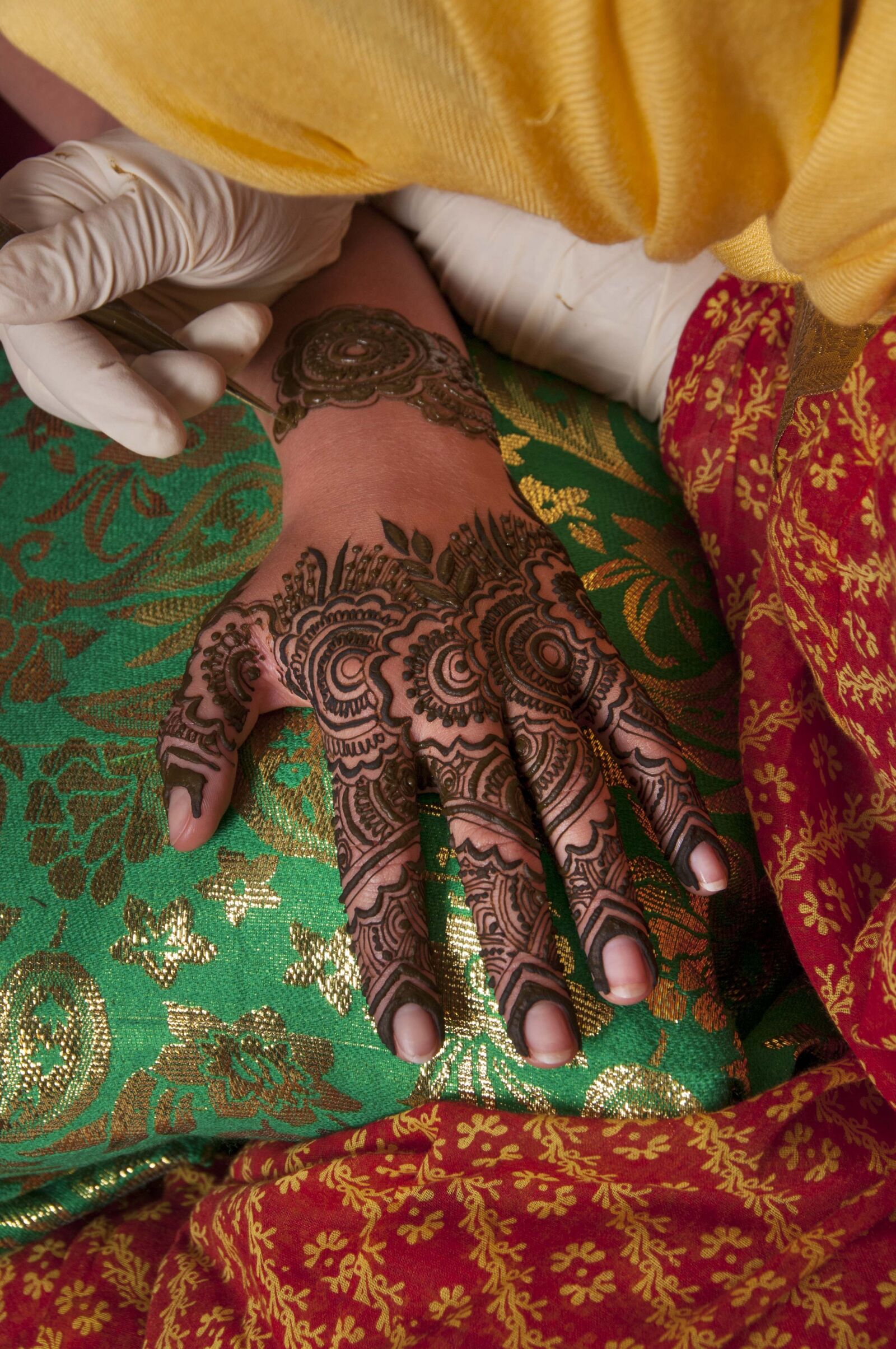 Nikon D300S sample photo. Mehndi designs, henna, bride photography