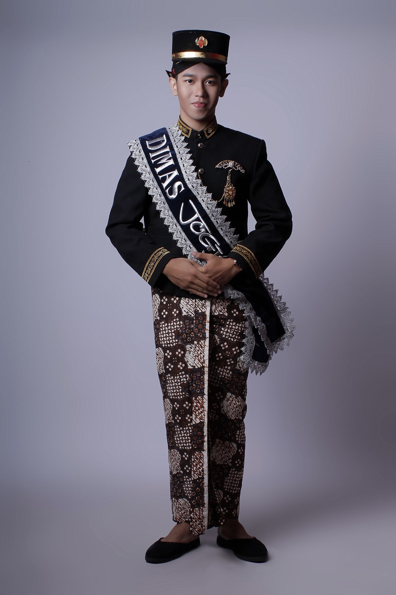 Canon EOS 1100D (EOS Rebel T3 / EOS Kiss X50) sample photo. Culture man, traditional, indonesian photography
