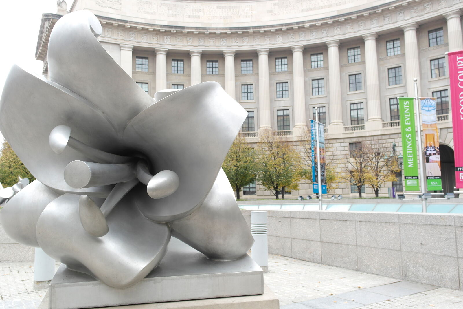 Samsung NX1000 sample photo. Statue, in, front, of photography