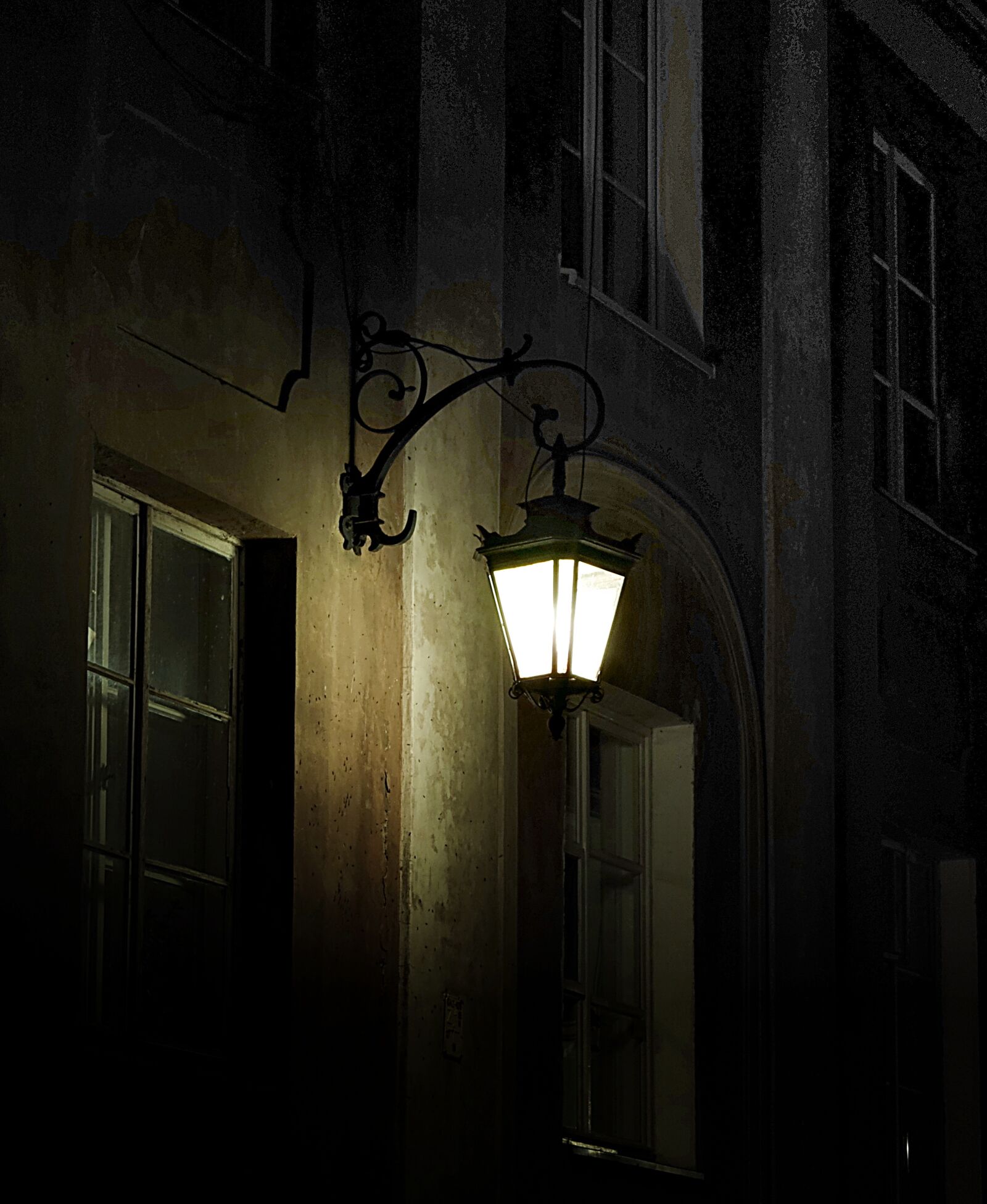 Pentax K-S2 sample photo. Lantern, replacement lamp, light photography
