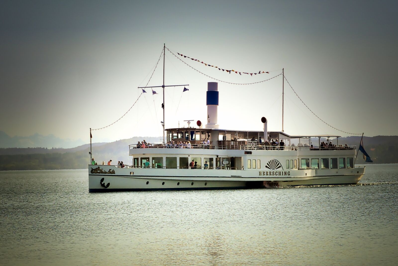 Panasonic Lumix DMC-GX8 sample photo. Steamer, ship, tourism photography