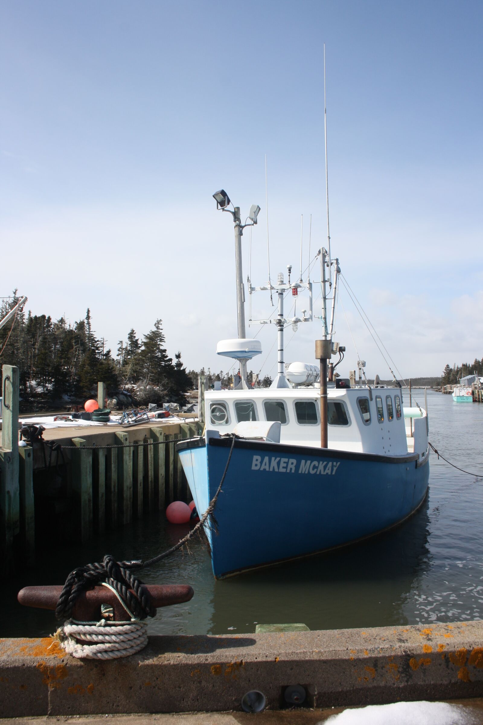 Canon EOS 1000D (EOS Digital Rebel XS / EOS Kiss F) sample photo. Boat, ocean, coast photography