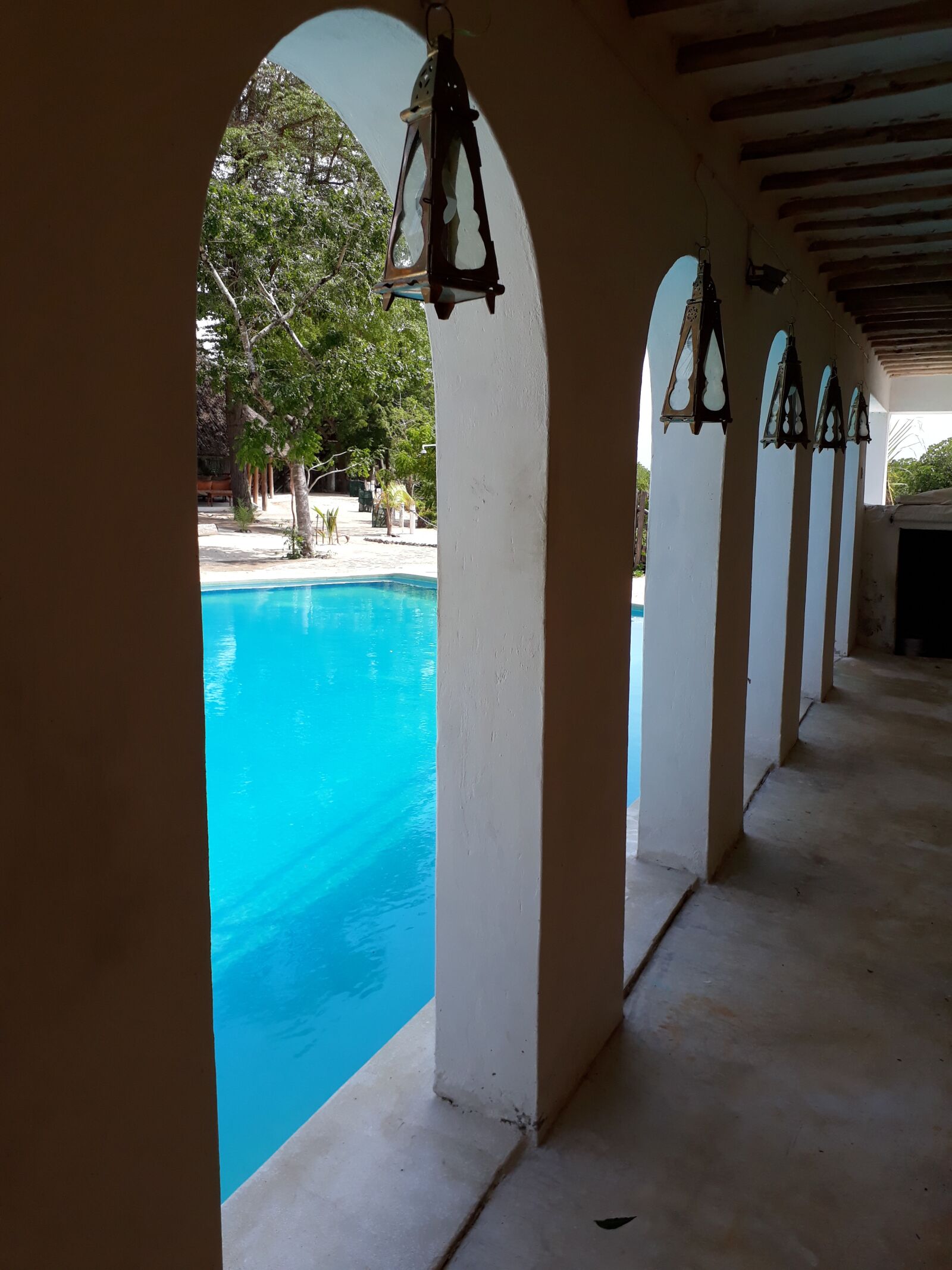 Samsung Galaxy J5 Prime sample photo. Arches, by day, swimming photography
