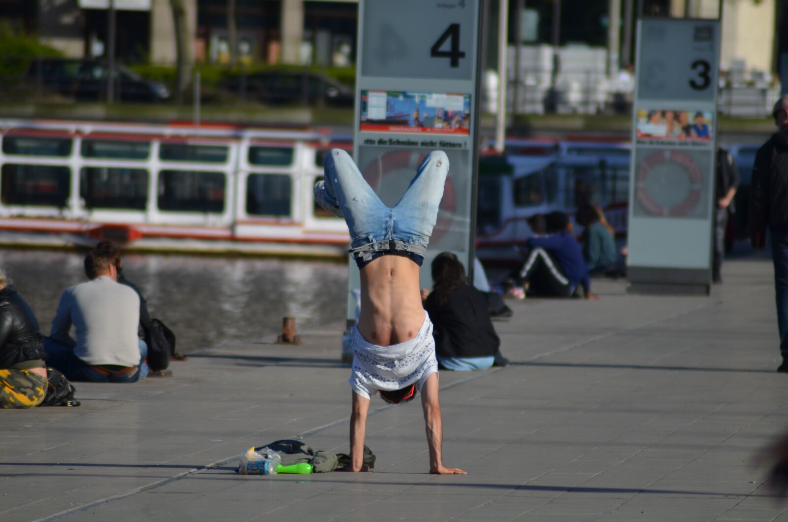 Nikon D5100 sample photo. Handstand, hamburg, hamburgensien photography
