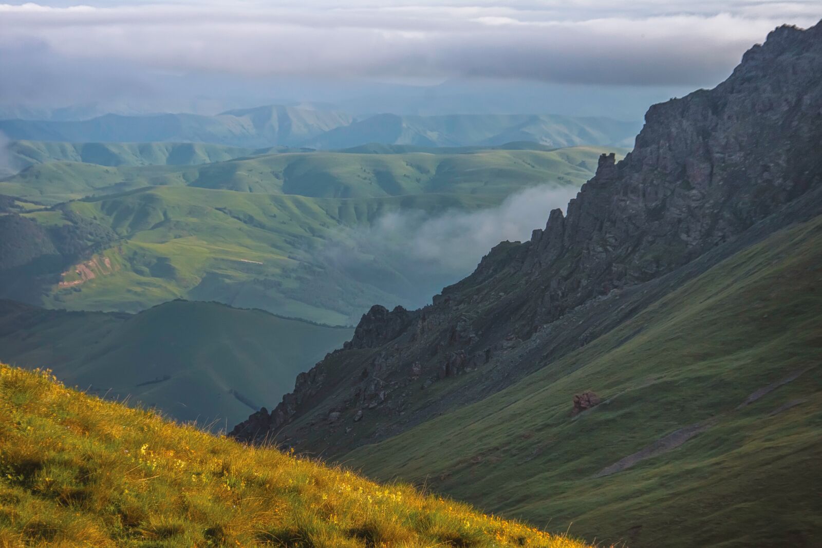 Canon EOS 500D (EOS Rebel T1i / EOS Kiss X3) sample photo. The caucasus, russia, mountains photography