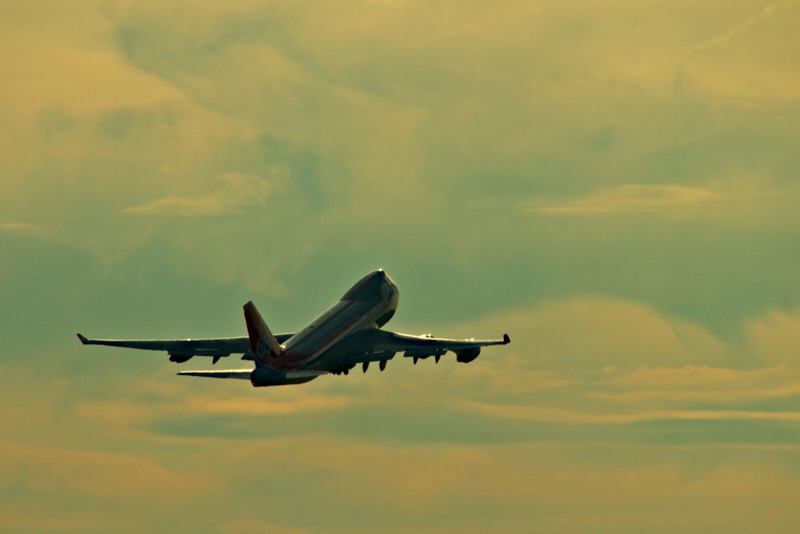 Canon EOS 77D (EOS 9000D / EOS 770D) sample photo. Aircraft, departure, start photography