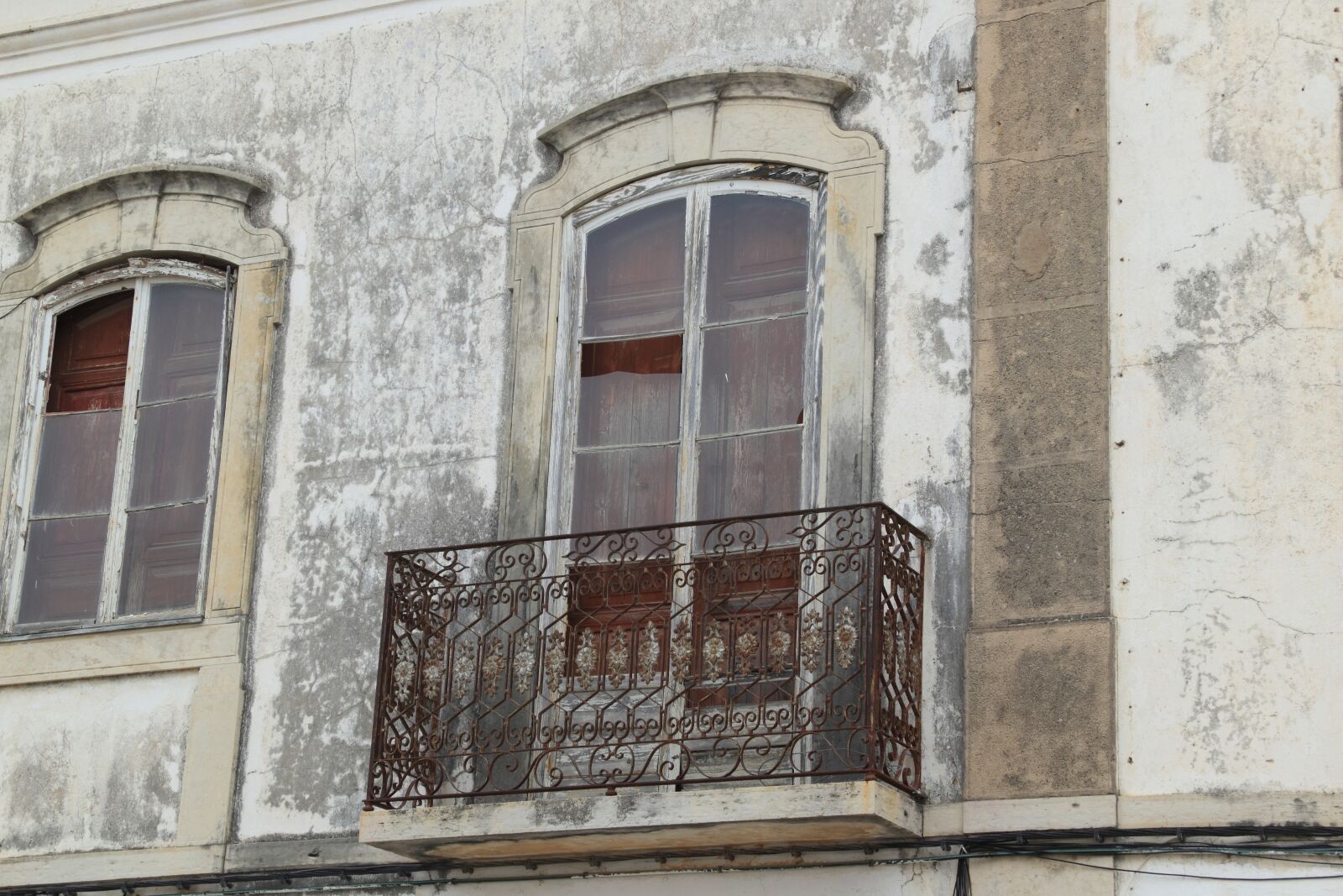 Canon EOS 550D (EOS Rebel T2i / EOS Kiss X4) sample photo. Portugal, faro, buildings photography