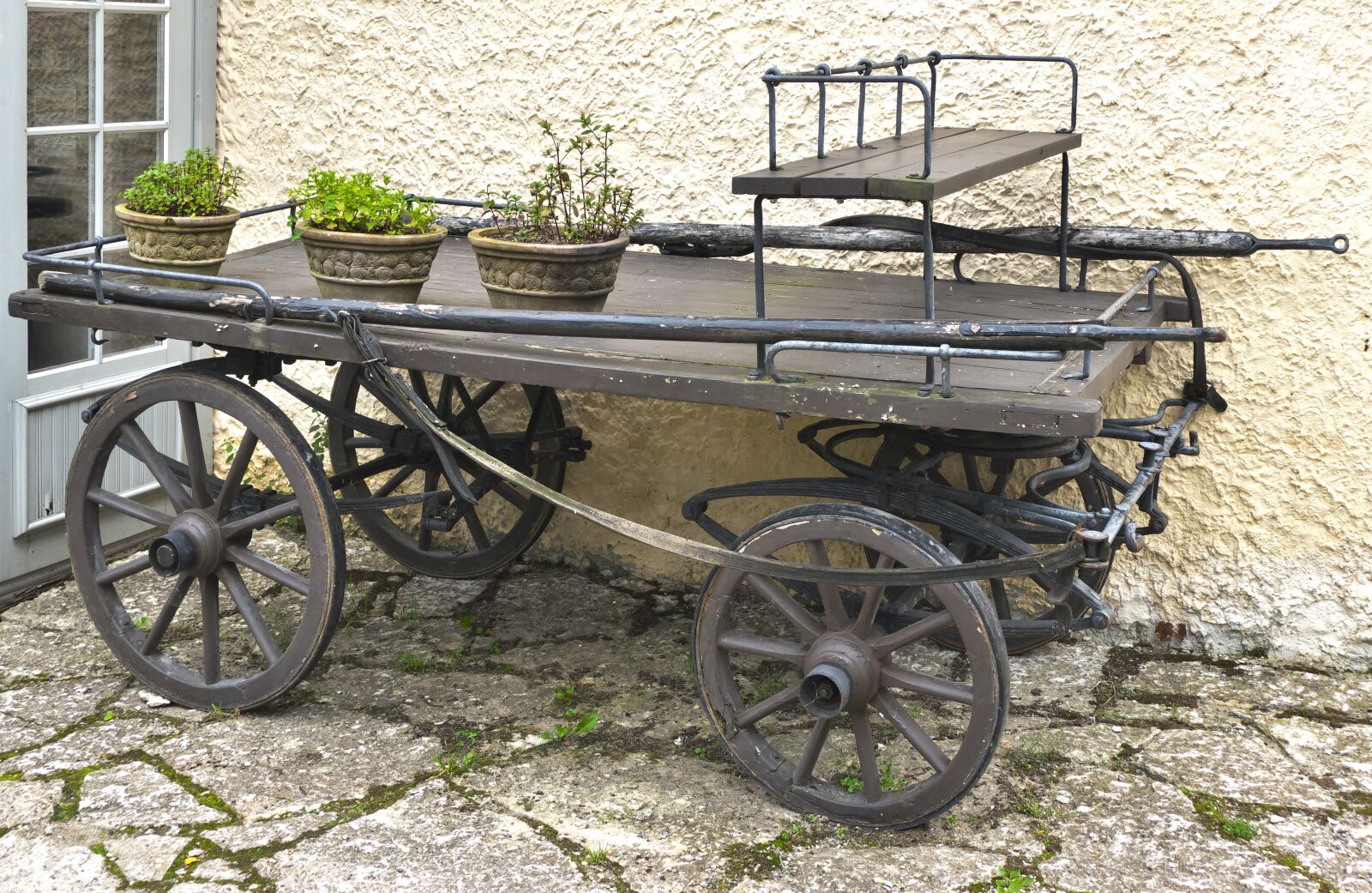 Panasonic Lumix DMC-FZ1000 sample photo. Horse carts, cart, horse photography