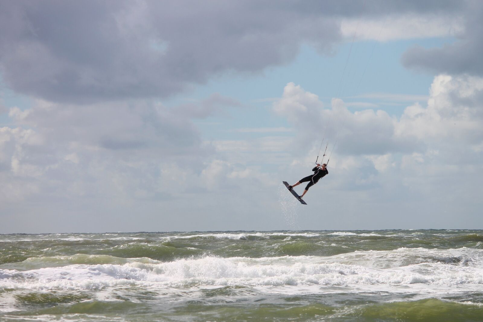 Canon EOS 1100D (EOS Rebel T3 / EOS Kiss X50) sample photo. Steering kite sailing, kite photography