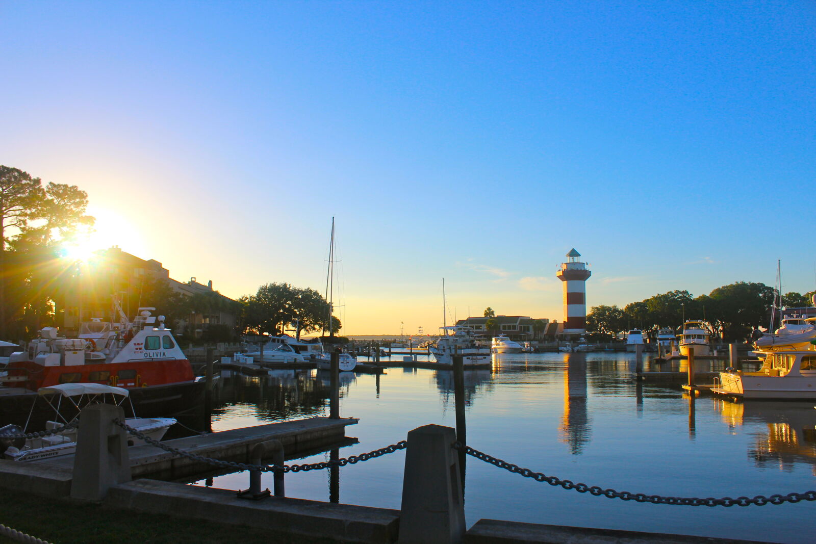 Canon EOS 1200D (EOS Rebel T5 / EOS Kiss X70 / EOS Hi) sample photo. America, bay, boats, harbor photography