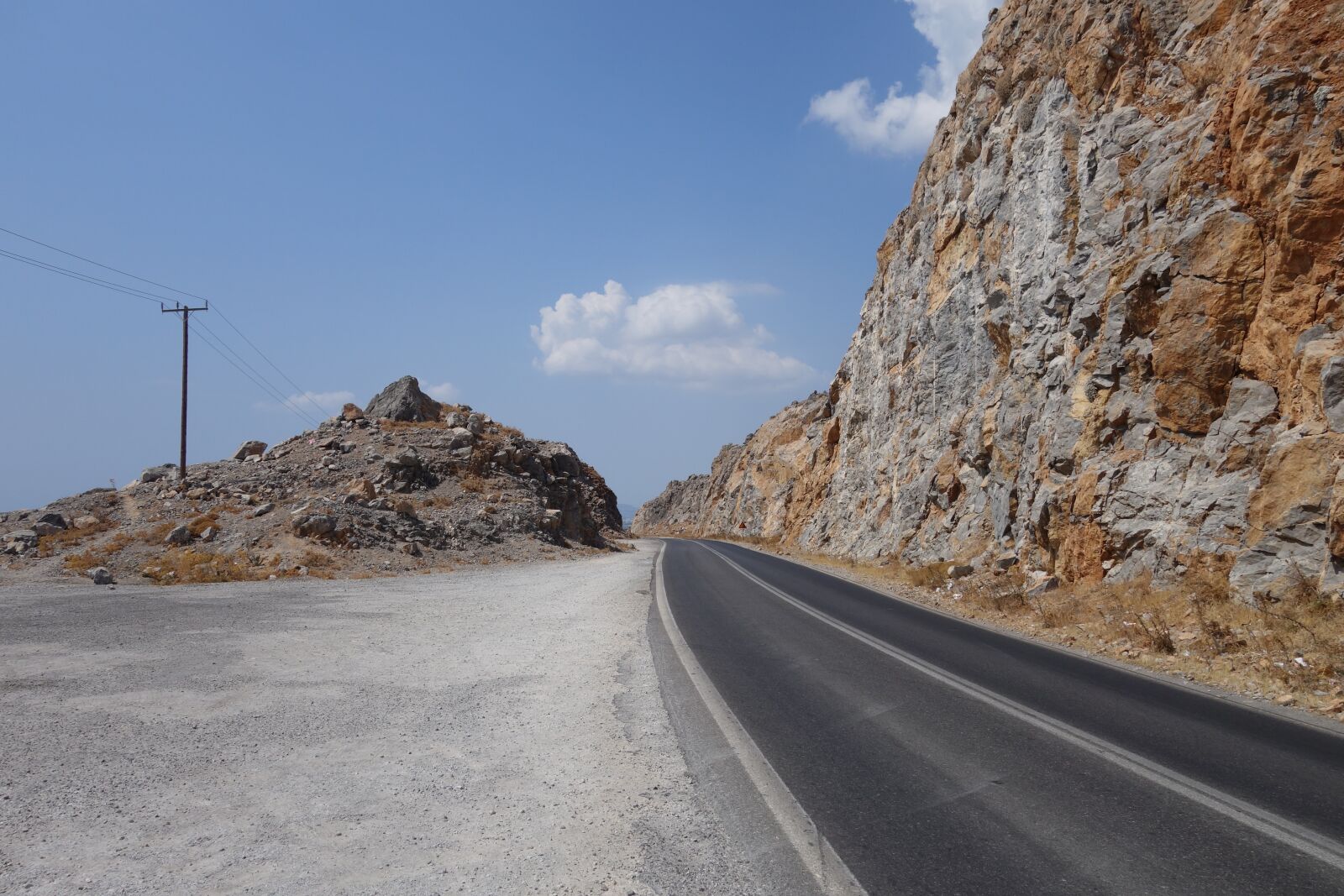 Sony Cyber-shot DSC-RX100 II sample photo. Distant, road, landscape photography