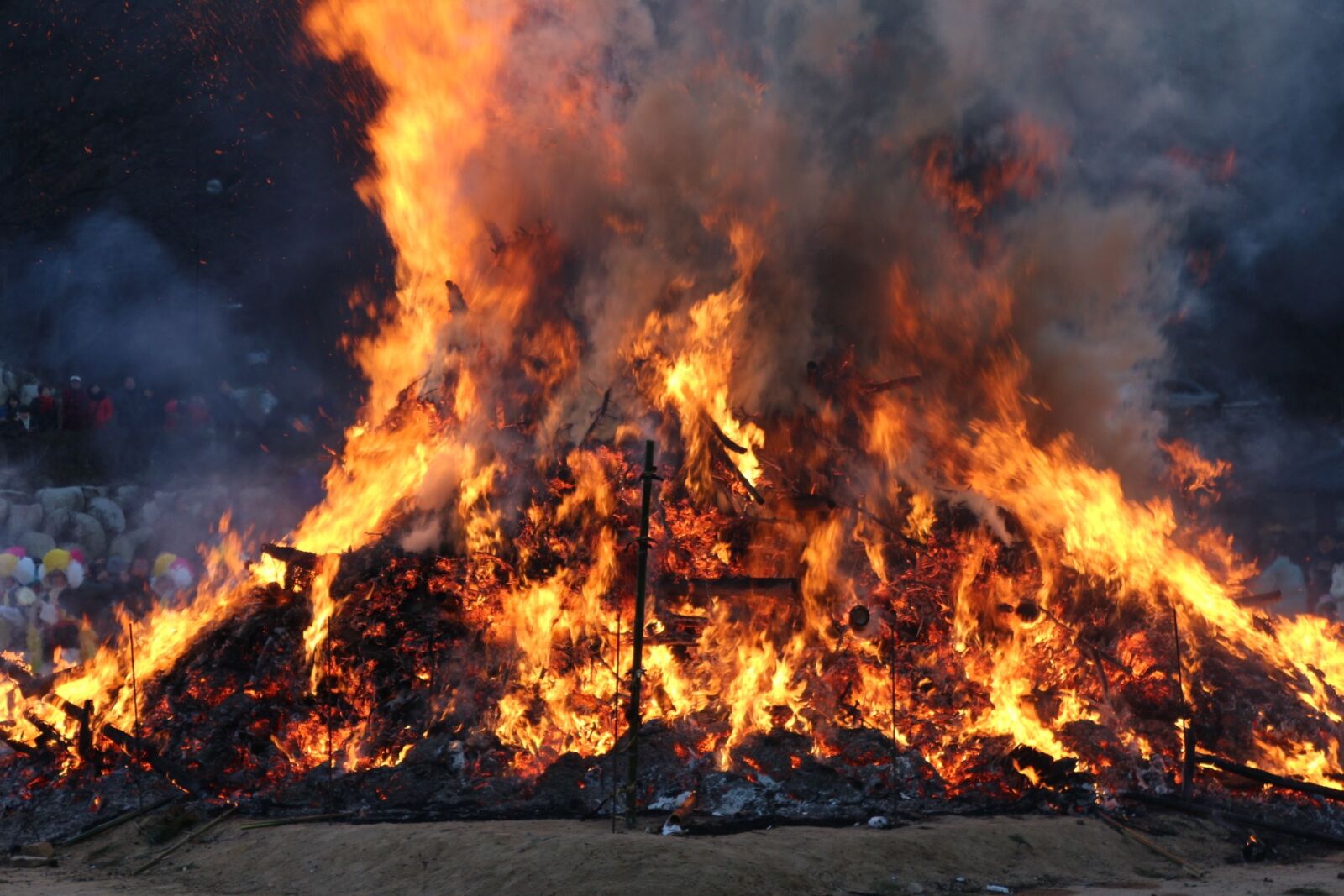 Canon EOS 650D (EOS Rebel T4i / EOS Kiss X6i) sample photo. Fire, scorch daljip, daeboreum photography