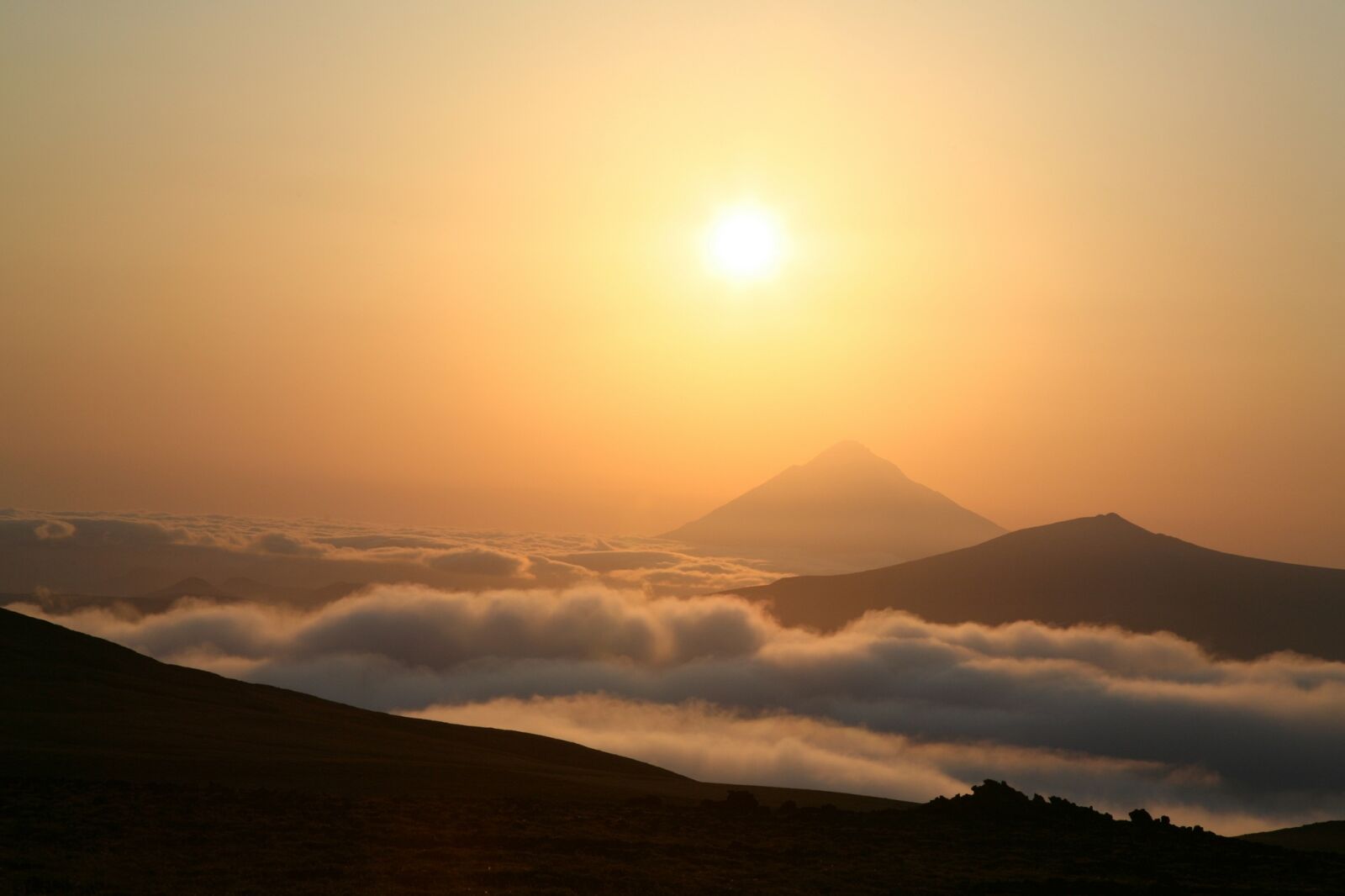 Canon EOS 5D sample photo. Volcano, sunset, evening photography