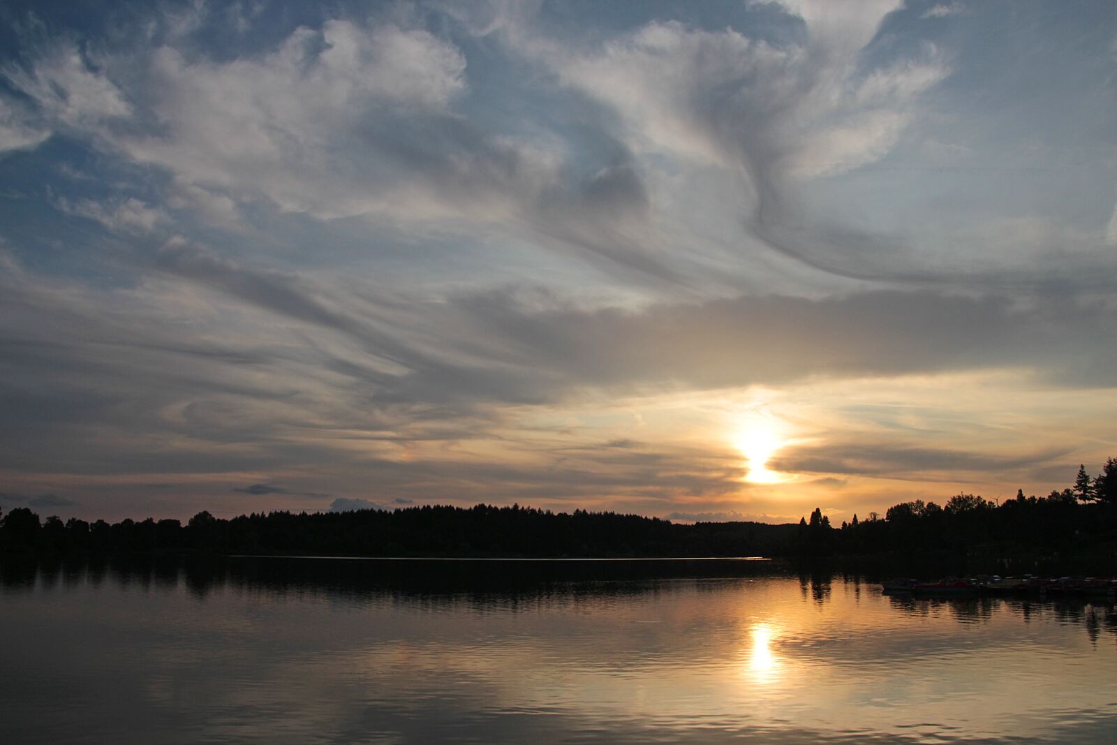 Canon EOS 700D (EOS Rebel T5i / EOS Kiss X7i) sample photo. Evening sun, losheimer reservoir photography