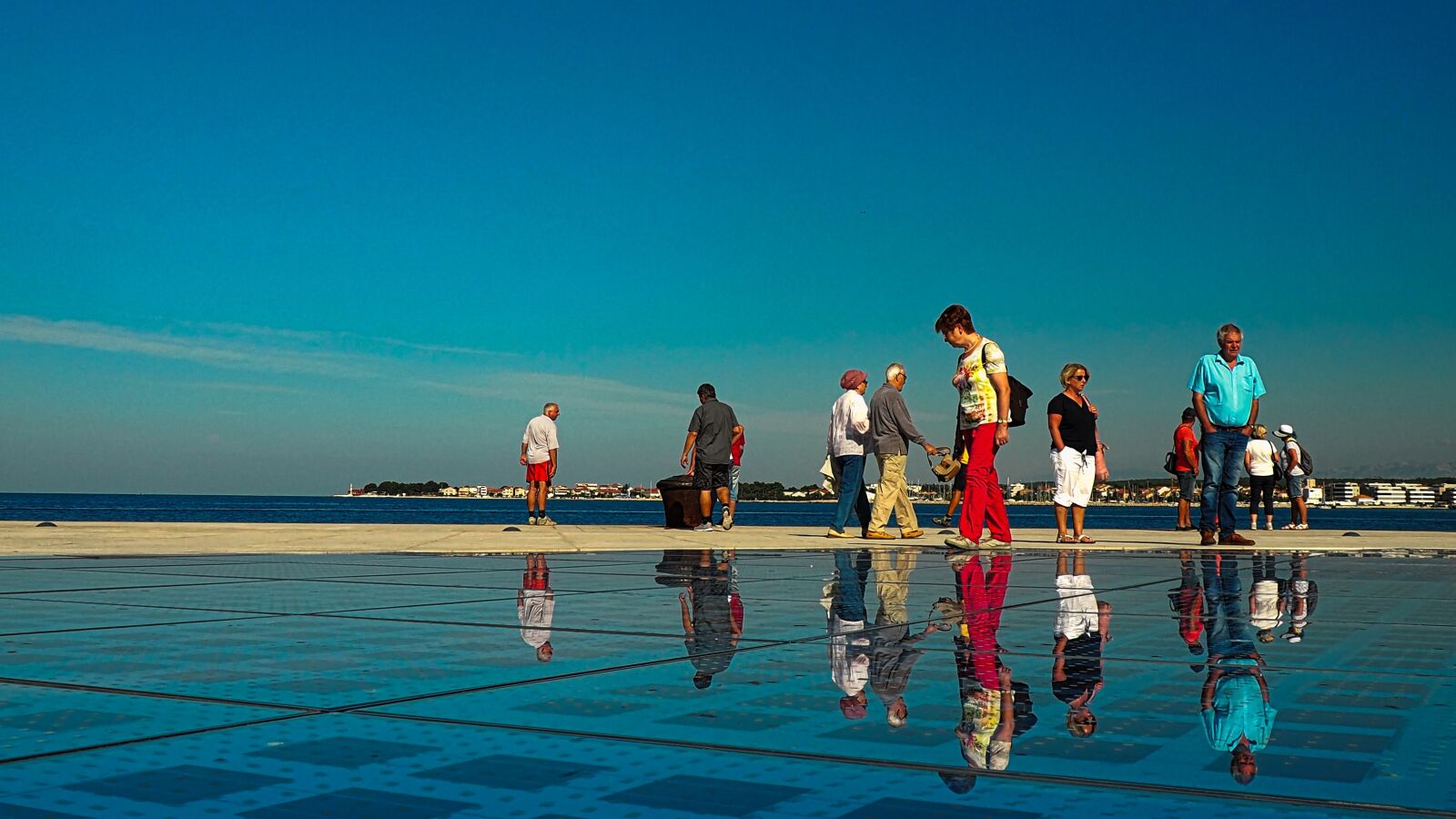 Olympus OM-D E-M5 II sample photo. Waters, sea, human photography