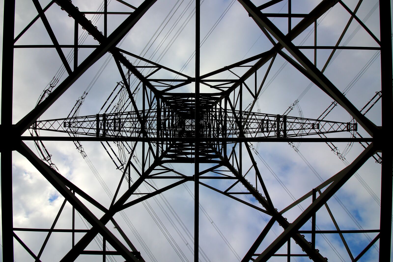Canon EOS 700D (EOS Rebel T5i / EOS Kiss X7i) sample photo. Current, strommast, power line photography