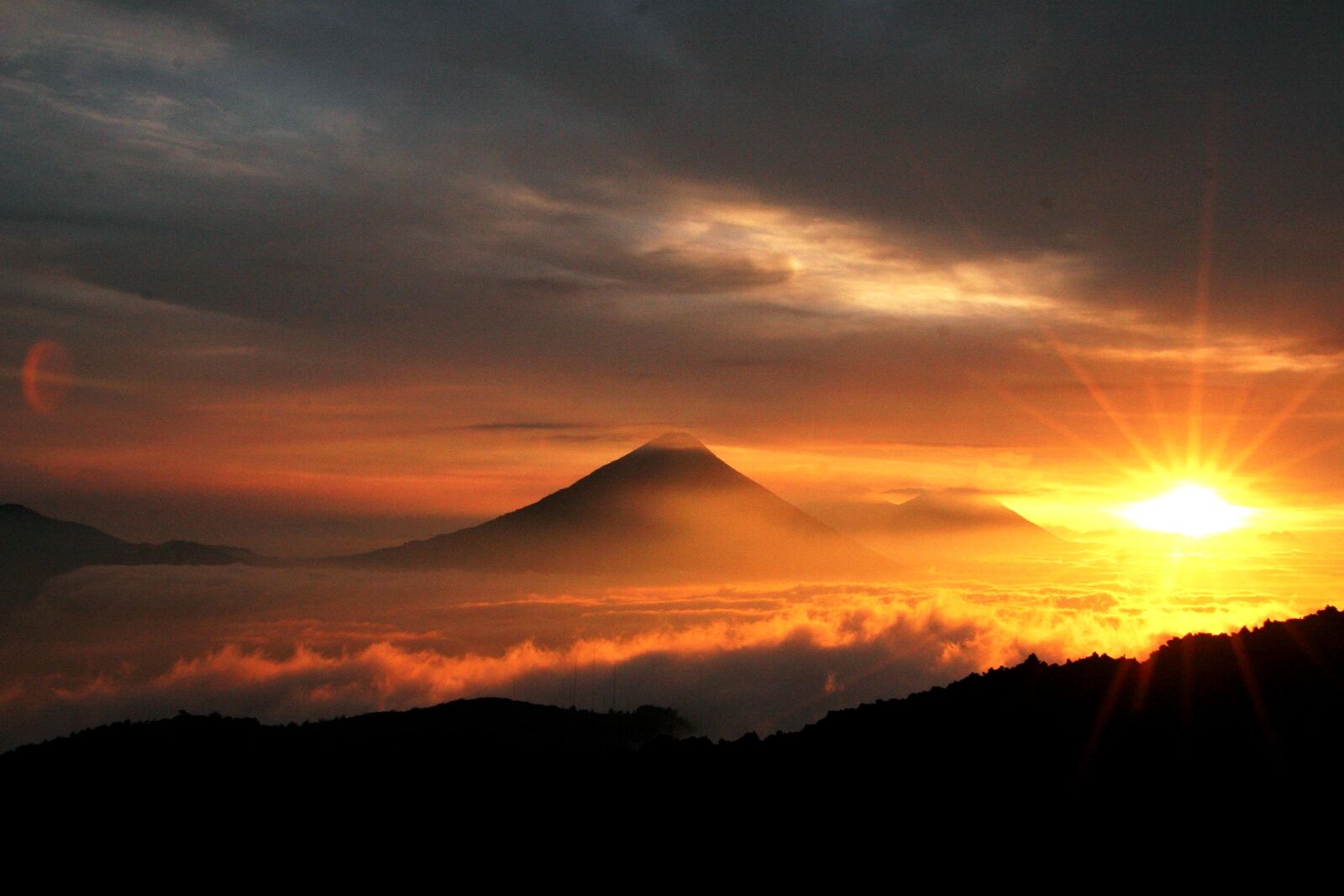 Canon EOS 20D sample photo. Beautiful, sunrise, volcanoes, guatemala photography