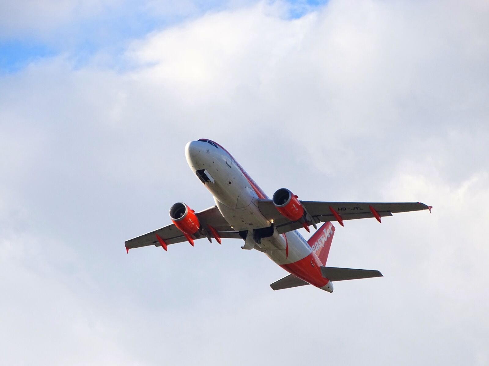 Sony Cyber-shot DSC-HX400V sample photo. Aircraft, chassis, sky photography