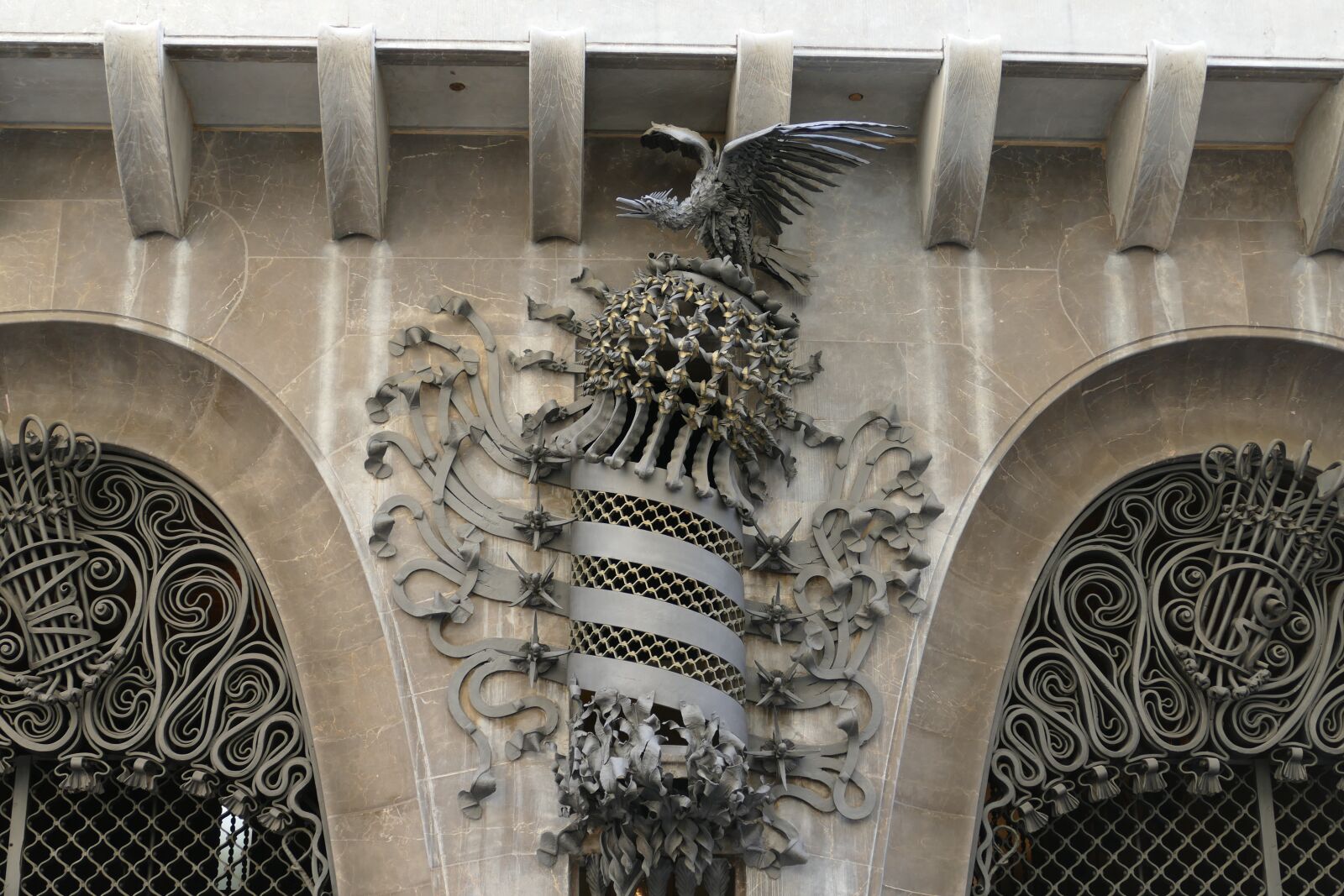 Panasonic Lumix DMC-FZ1000 sample photo. Barcelona, spain, architecture photography
