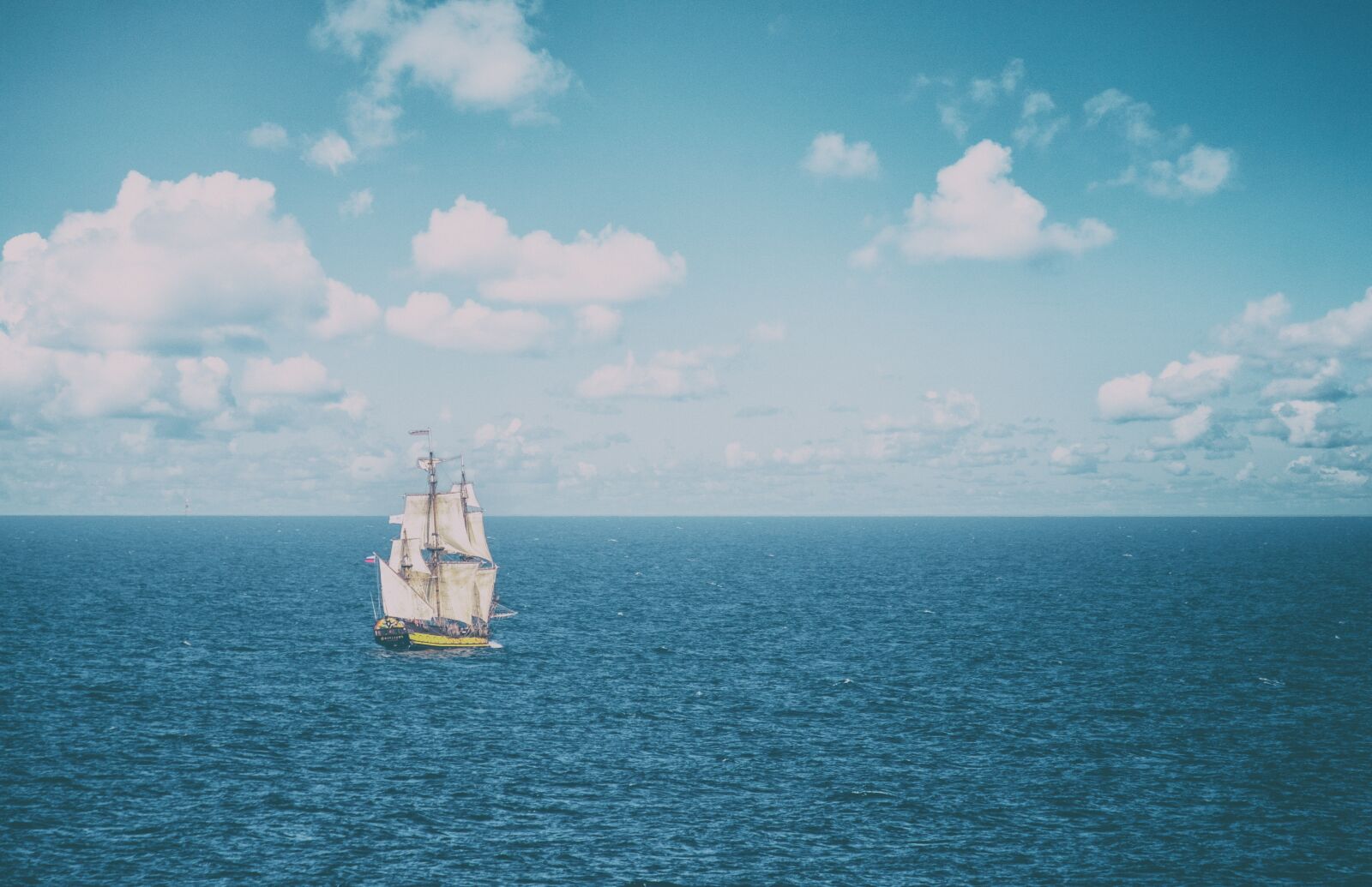 Fujifilm X-T2 + Fujifilm XF 55-200mm F3.5-4.8 R LM OIS sample photo. Ship, sailing vessel, flatboat photography