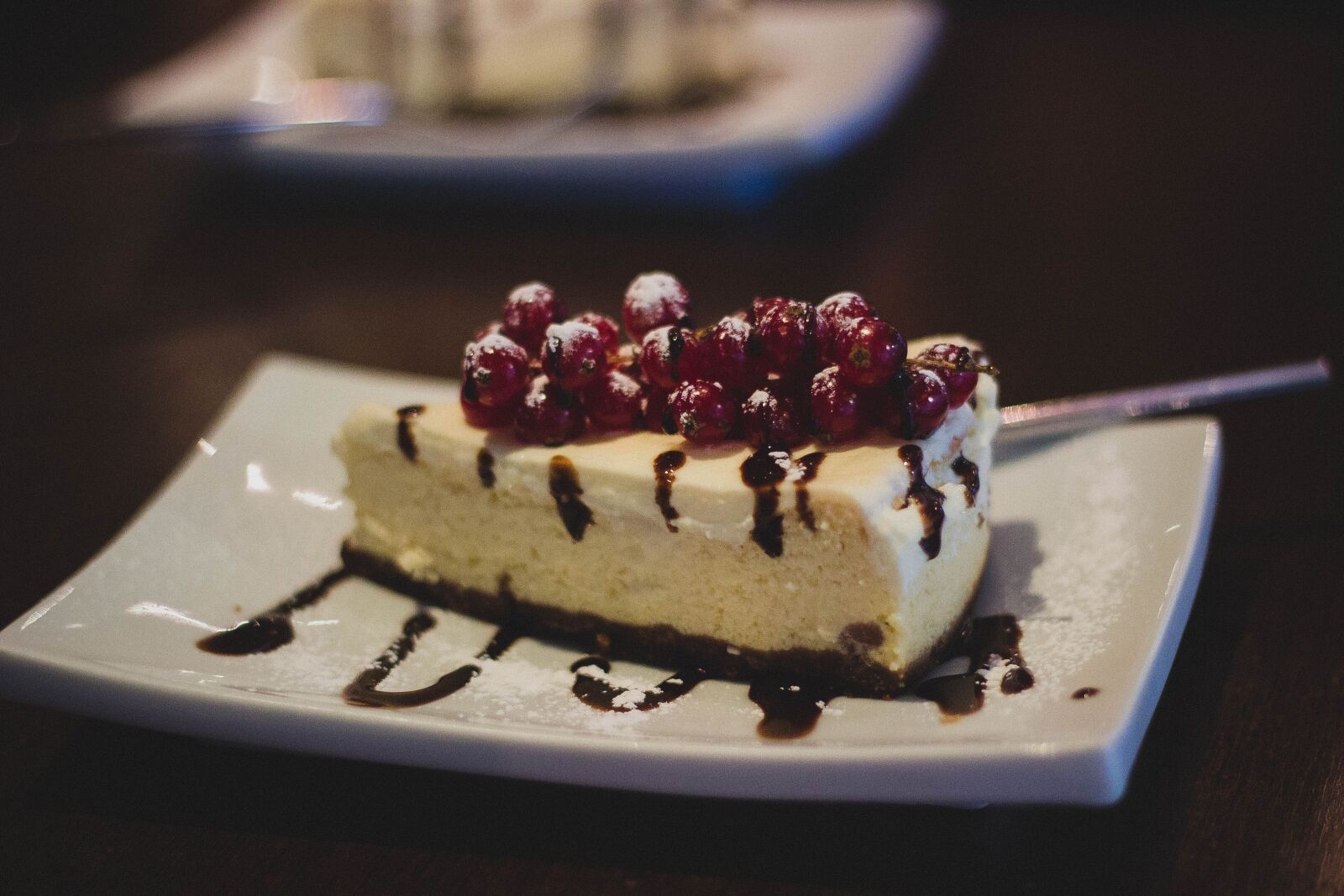 Canon EOS 600D (Rebel EOS T3i / EOS Kiss X5) + Canon EF 50mm F1.8 II sample photo. Cheesecake, cake, dessert photography
