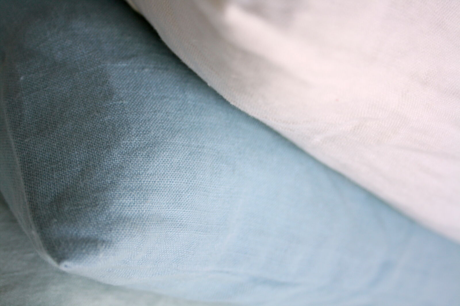 Canon EF-S 18-55mm F3.5-5.6 II sample photo. Pillows photography