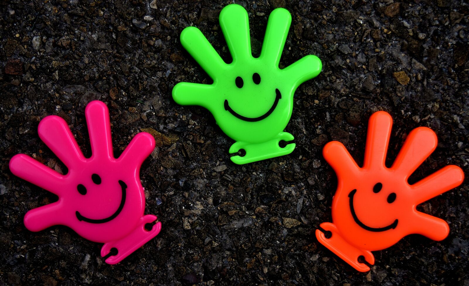 Nikon D7200 sample photo. Smilies, hands, holding hands photography